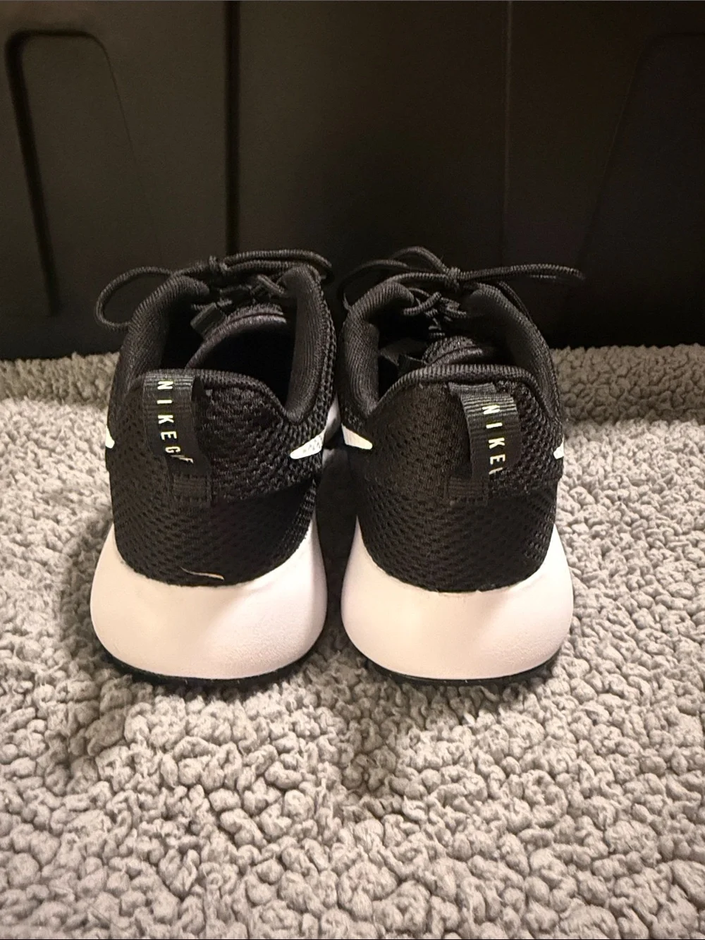 Nike Boys Black Knit Lace-Up Running Sneakers with White Midsole